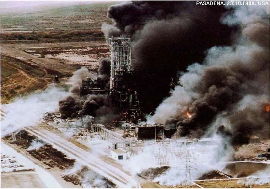 19891023 美国Pasadena Phillips’ 66化工综合体 爆炸致23死200多伤