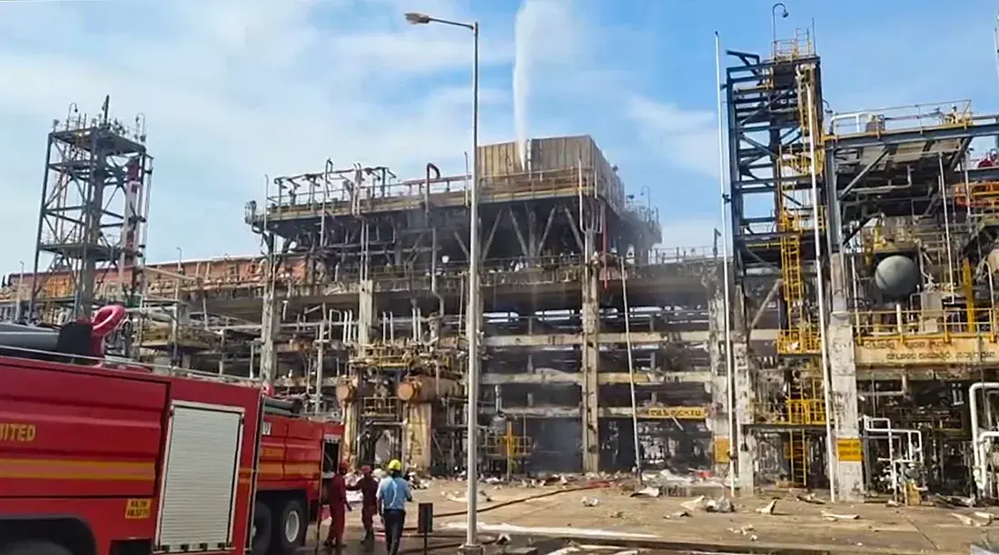 20260930 印度Mangalore市MRPL炼油厂爆炸起火致1死8伤